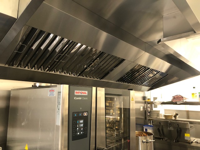 Sea Grave Arms 3500mm canopy with extraction system3