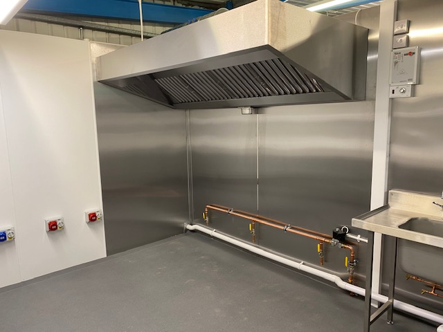 Dark Kitchen Install