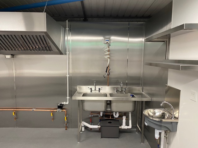 Dark Kitchen Install